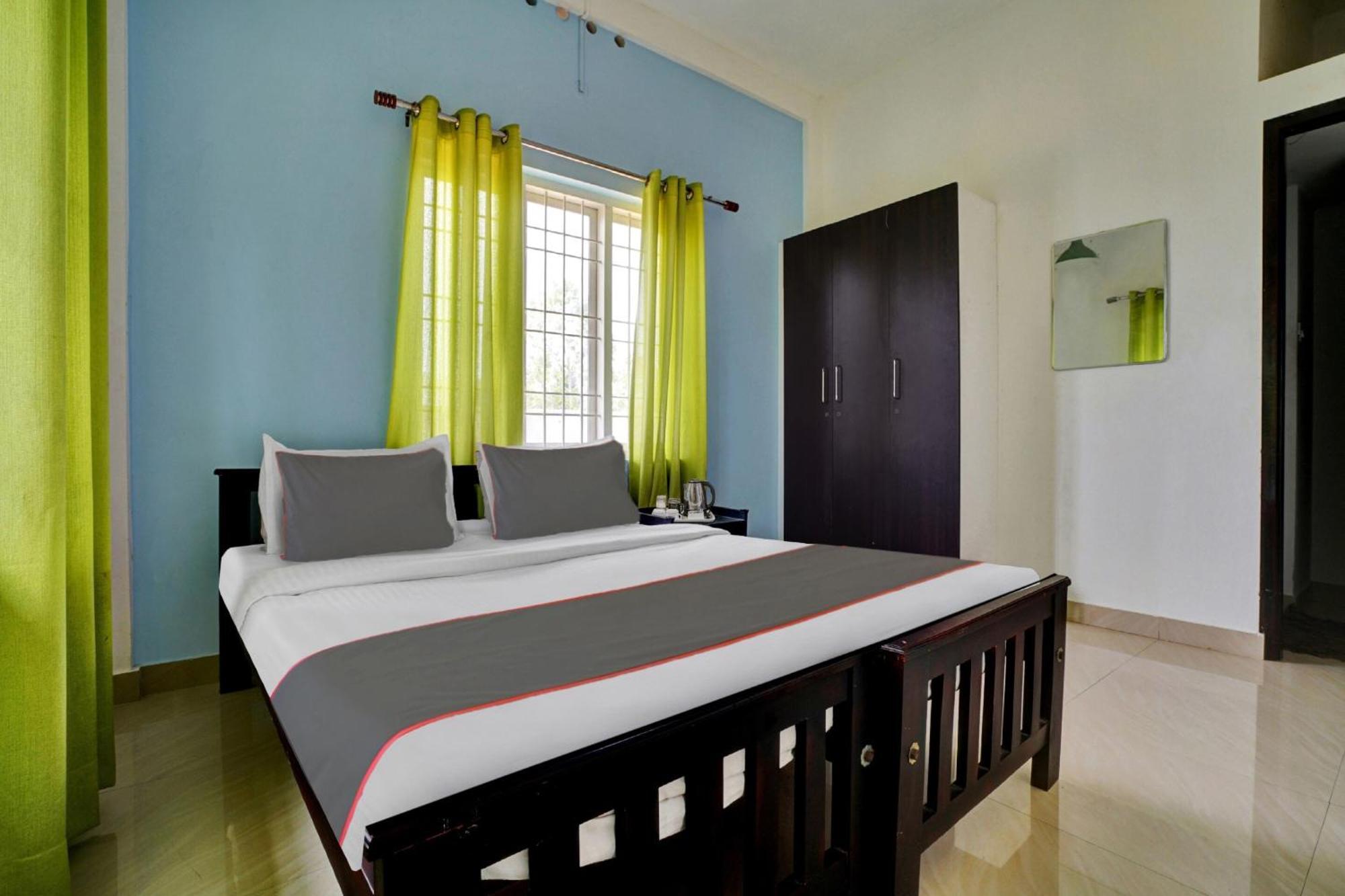 Collection O 81026 Suqoon Premium Stays Kochi Exterior photo