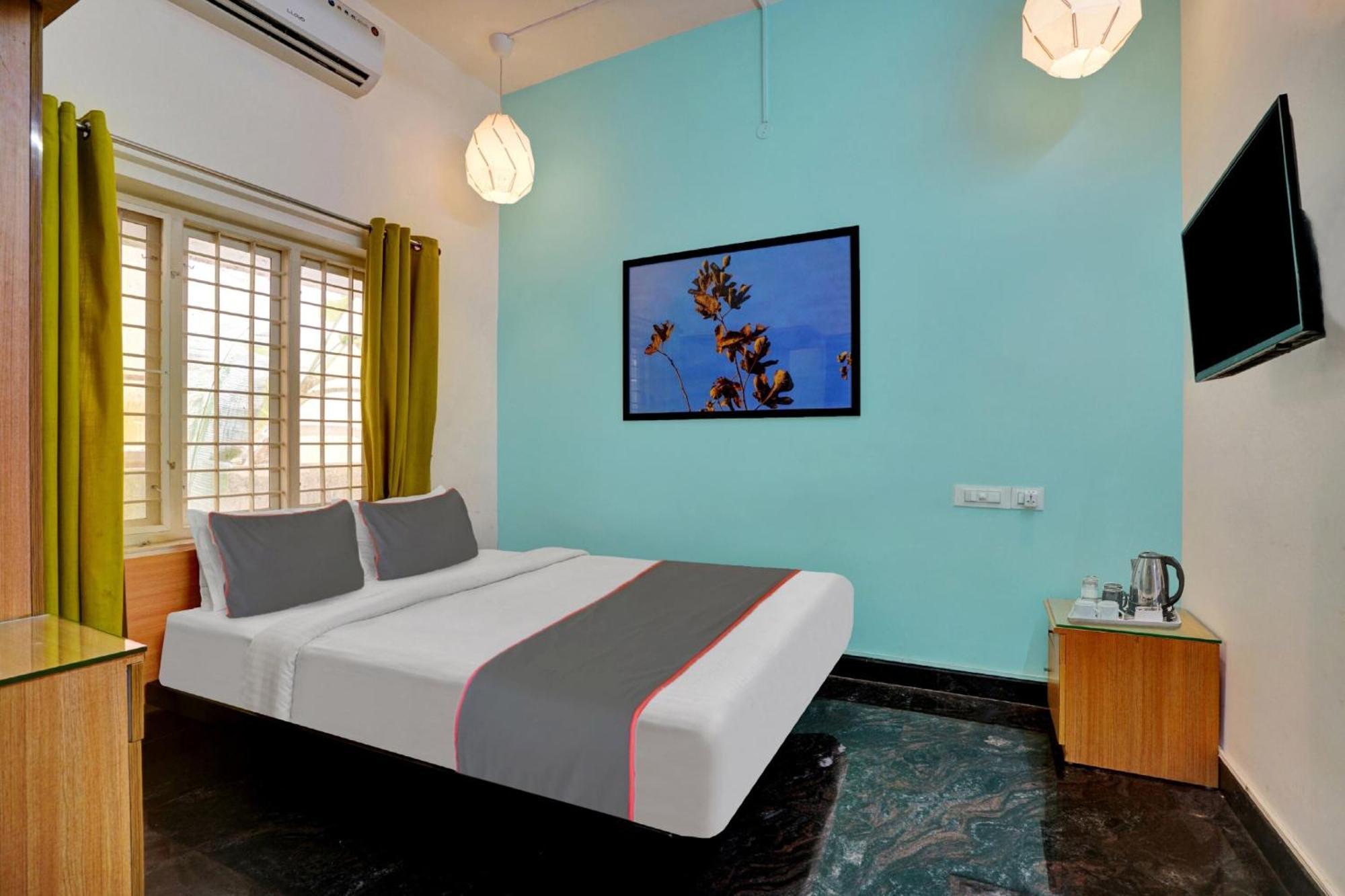 Collection O 81026 Suqoon Premium Stays Kochi Exterior photo
